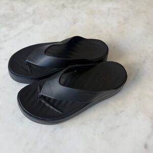 Crocs - Brand New Platform Sandals